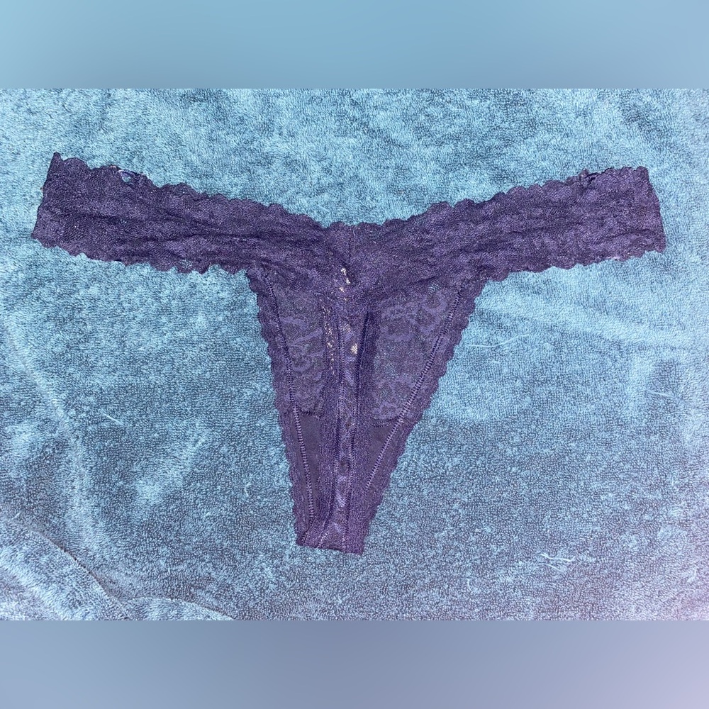 Victoria secret. Lace blue thong - Picture 2 of 4